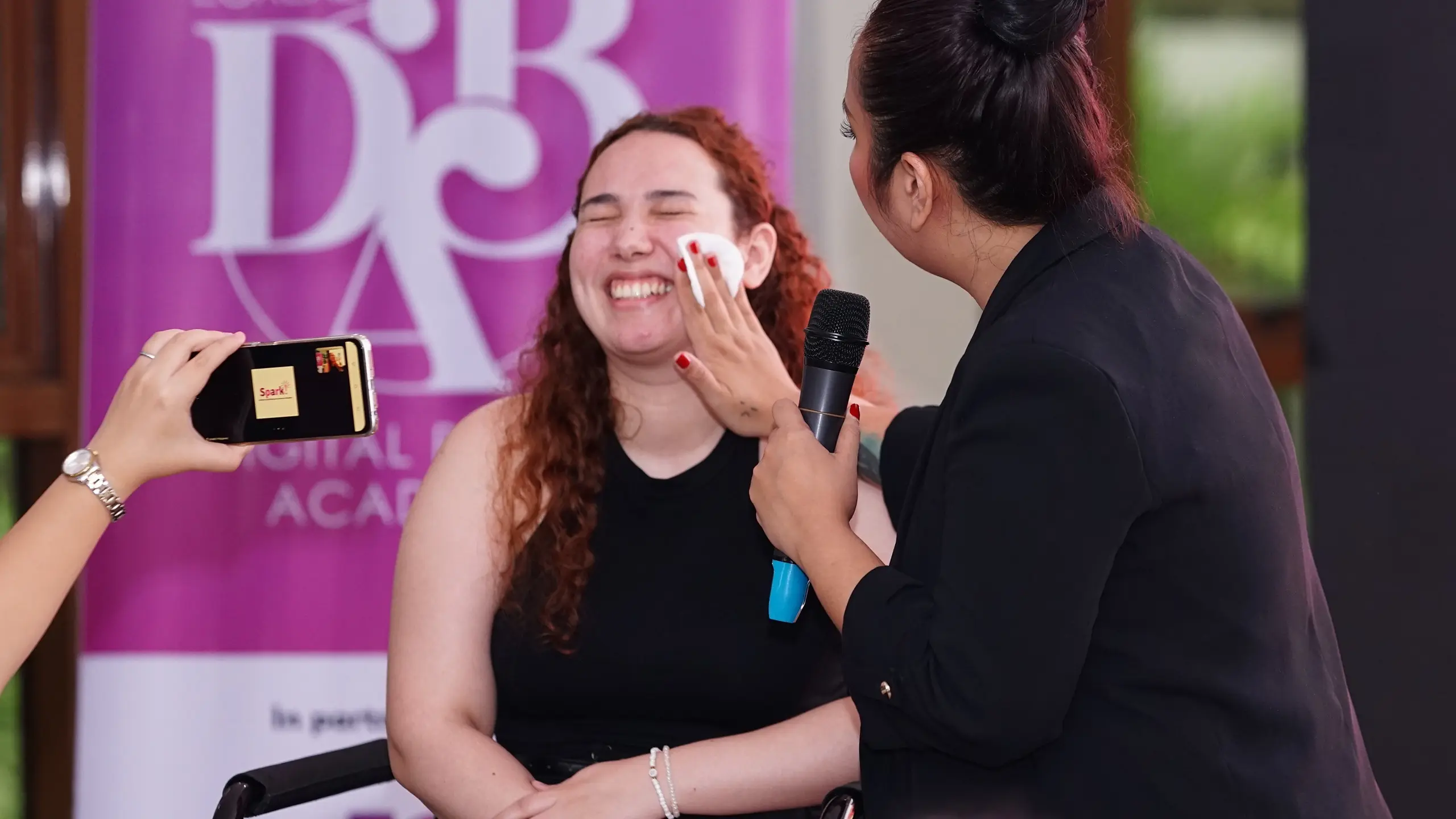 More Than a Makeover: What The L’Oréal Digital Beauty Academy Offers