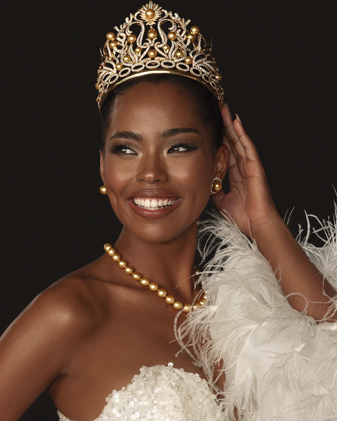 Bubbles Paraiso, Gabbi Garcia, Isabelle Daza, Ces Drilon, Pam Quinones, Chelsea Manalo